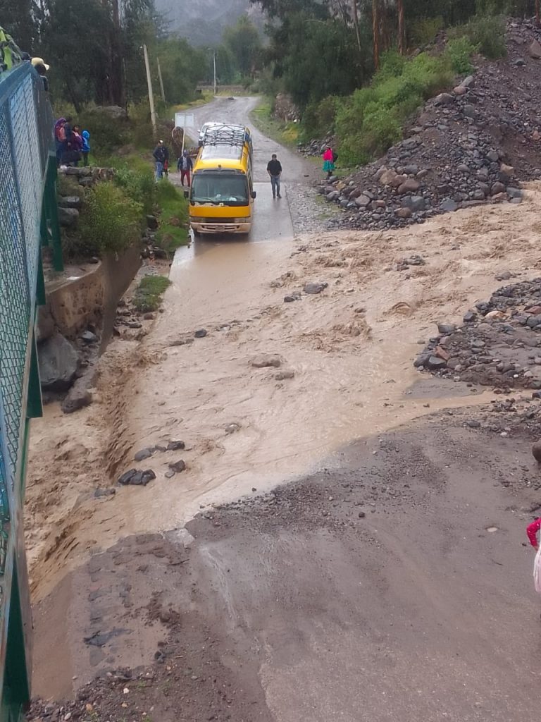 Regional COER INFORMA Esta tarde ingreso de huaico en la quebrada